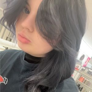 Meet your Posher, Danica